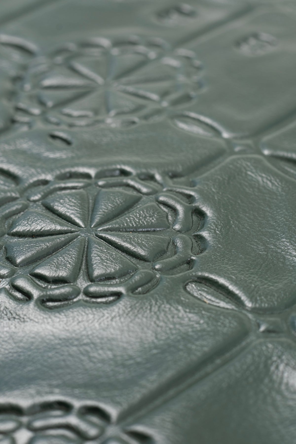 The Tokyo Sleeve - Emerald