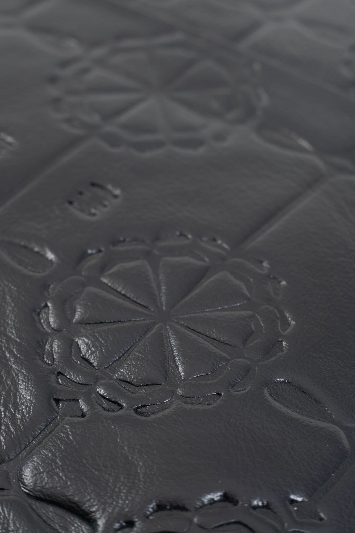 The Tokyo Sleeve - Black